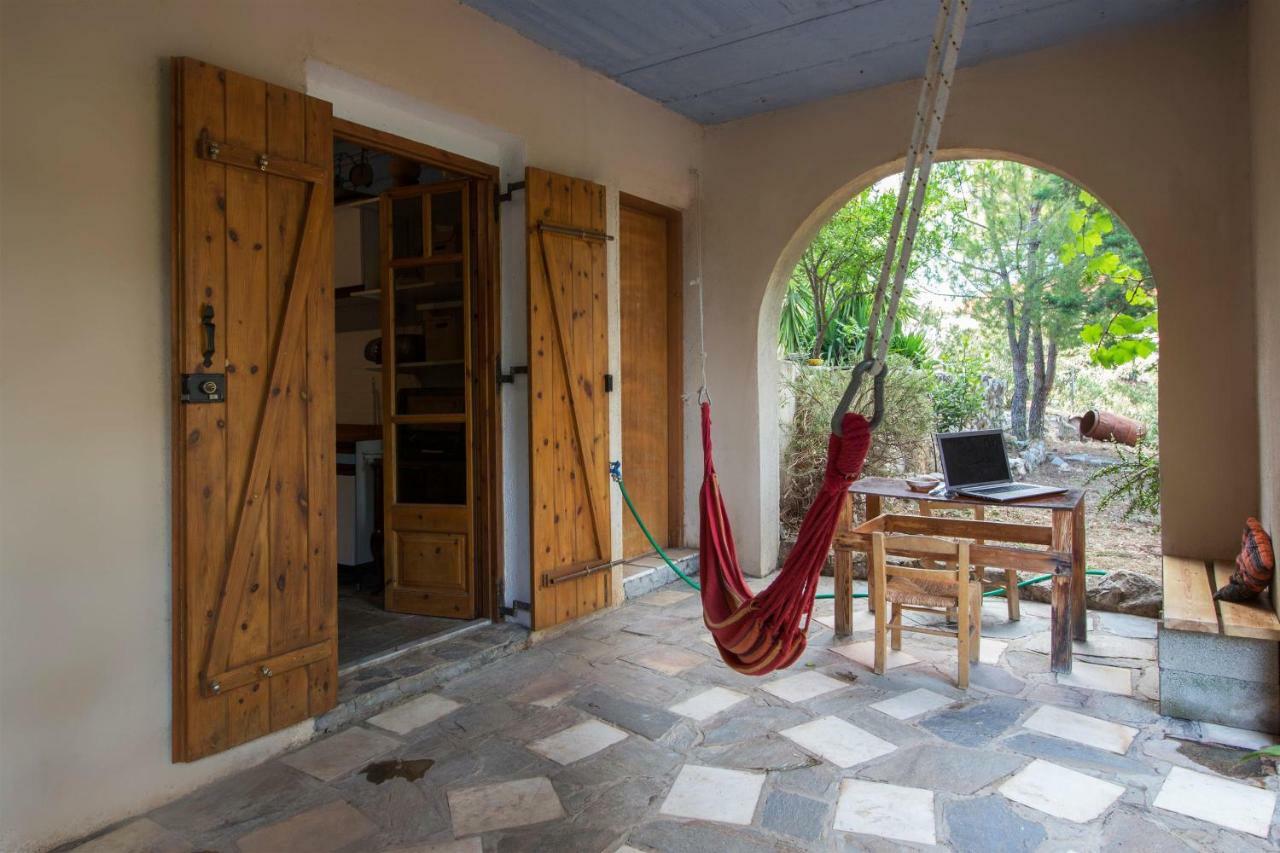 Mavilia Traditional Guesthouse Ligourio Esterno foto